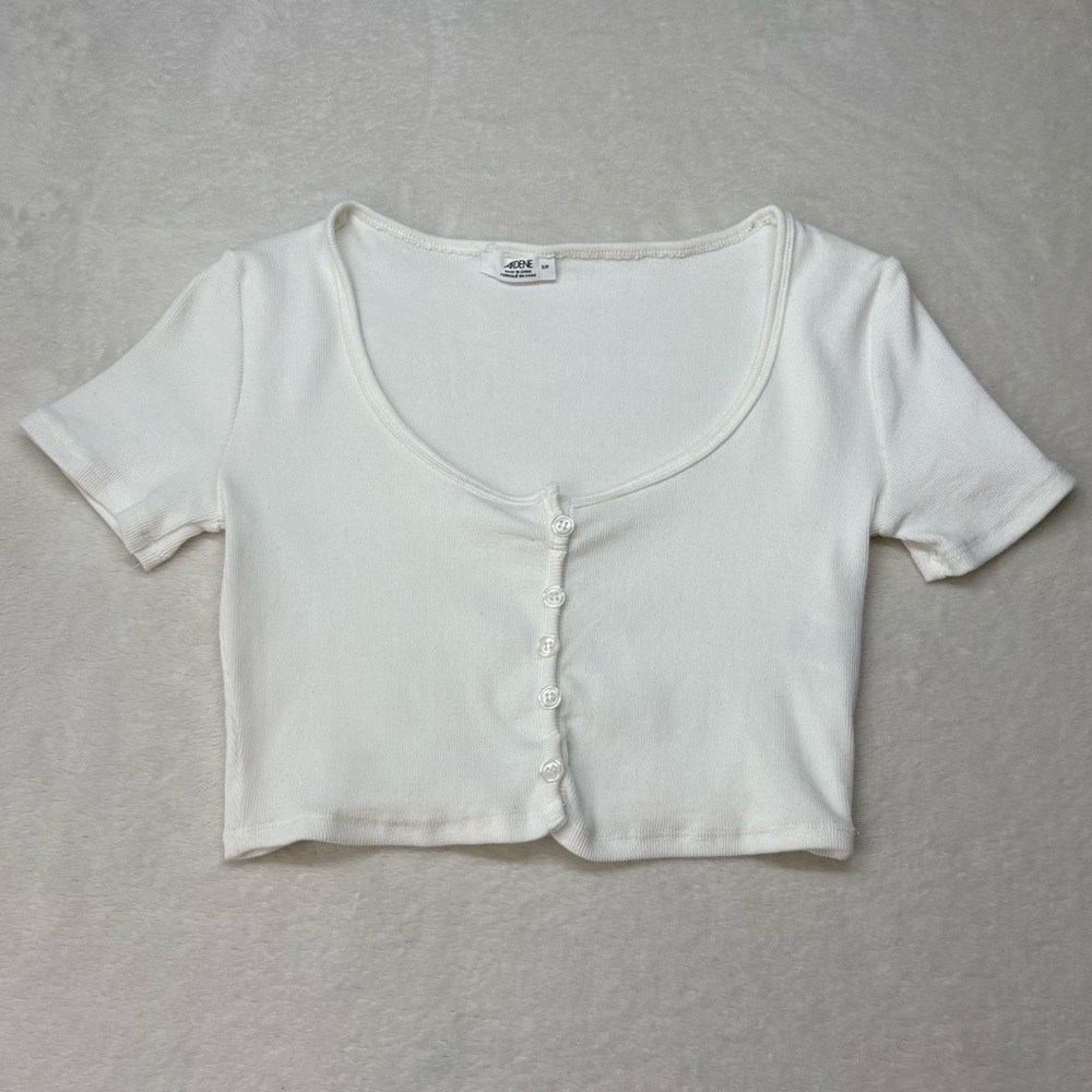 Ardene White Ribbed Scoopneck Short Sleeve Button Front Crop Top Size Small - Picture 2 of 10
